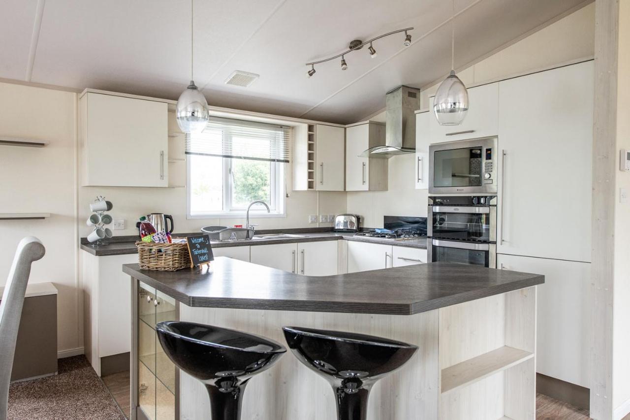 The Lakes Rookley Exterior foto A typical interior of a static